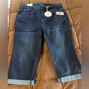 Curve appeal, 16W, dark indigo denim.